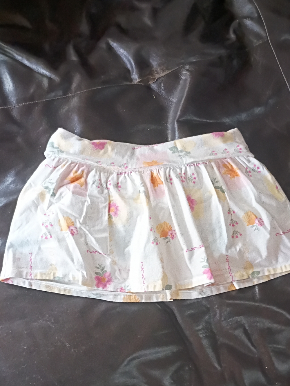 Women's Floral Pleated Mini Skort - White with Pink & Yellow Flowers